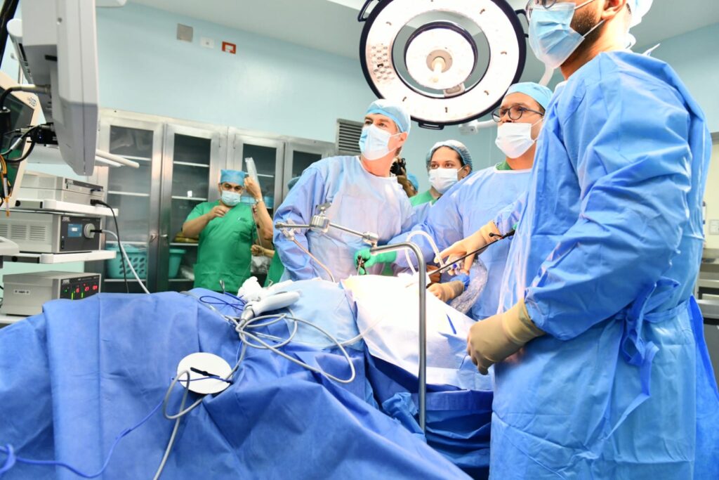 HOMS realiza la 1era cirugía bariátrica magnética en el Caribe y Centroamérica para el tratamiento de obesidad y diabetes tipo 2 | 2 | HOMS realiza la 1era cirugía bariátrica magnética en el Caribe y Centroamérica para el tratamiento de obesidad y diabetes tipo 2 - Noticias de hoy en República Dominicana | De Último Minuto