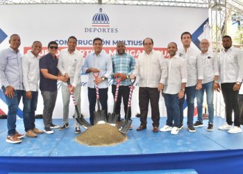 Ministro Kelvin Cruz da primer picazo para iniciar construcción del multiusos de Manganagua