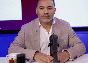 Brito denuncia a «La Demente» por promover esquemas de «chiperos» y cuestiona bancos y autoridades