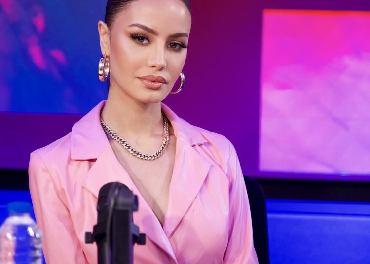 Gemmy Quelliz defiende corona del Miss RD Universe y niega venta de títulos en el concurso