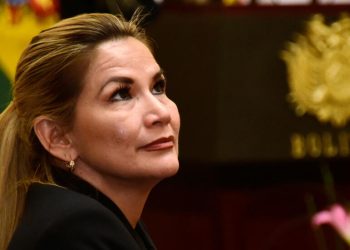 Un tribunal de Bolivia suspendió las medidas cautelares contra la ex presidenta Jeanine Añez y ordenó su liberación