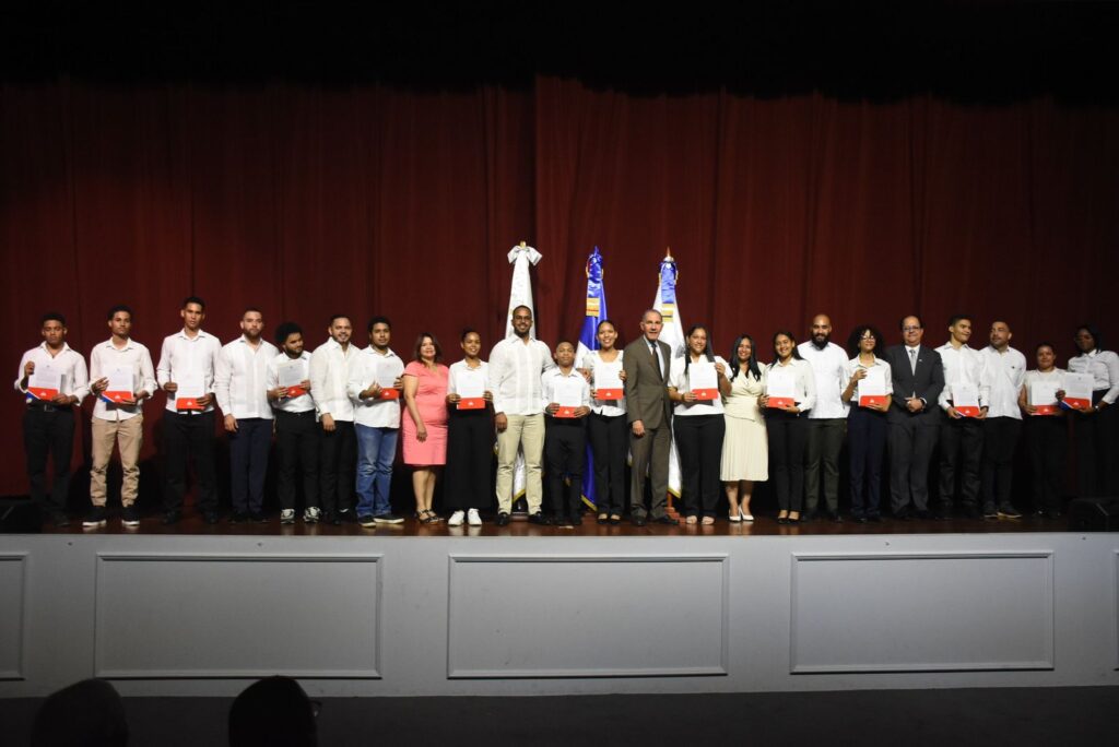 MESCyT e ITLA realizan entrega de 350 becas nacionales a estudiantes en carreras STEAM | 2 | MESCyT e ITLA realizan entrega de 350 becas nacionales a estudiantes en carreras STEAM - Noticias de hoy en República Dominicana | De Último Minuto