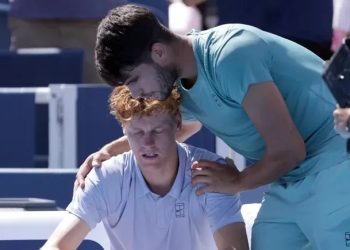 Carlos Alcaraz conquista el Masters 1.000 de Cincinnati tras el abandono de Jannik Sinner