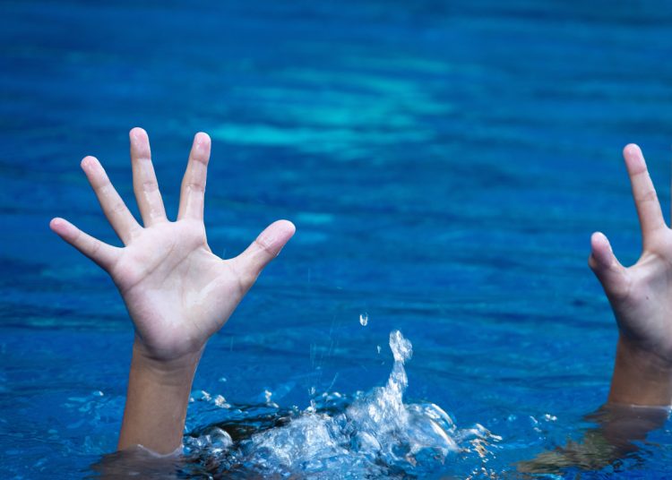 Autoridades clausuran temporalmente parque acuático de Santiago donde se ahogó niño