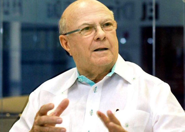 Hipólito Mejía, entre expresidentes que piden atender violaciones de derechos de Uribe