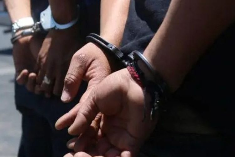 PN detiene en Puerto Plata a dos hombres con pistola de aire comprimido y motocicleta ocupada