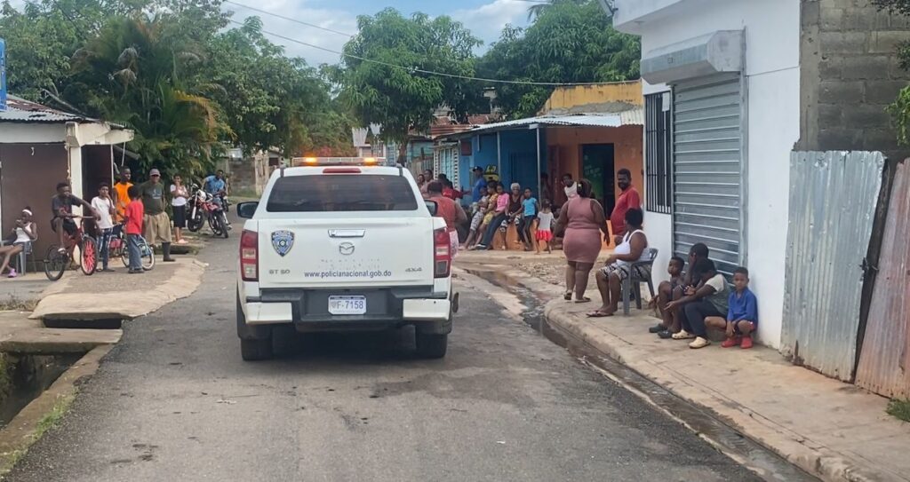 Protestas en Bayaguana por más de tres días sin electricidad en sector La Tormenta - Noticias de hoy en República Dominicana | De Último Minuto