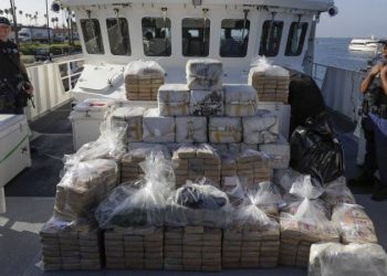 EE.UU. incauta más de 12.000 libras de cocaína en el Pacífico
