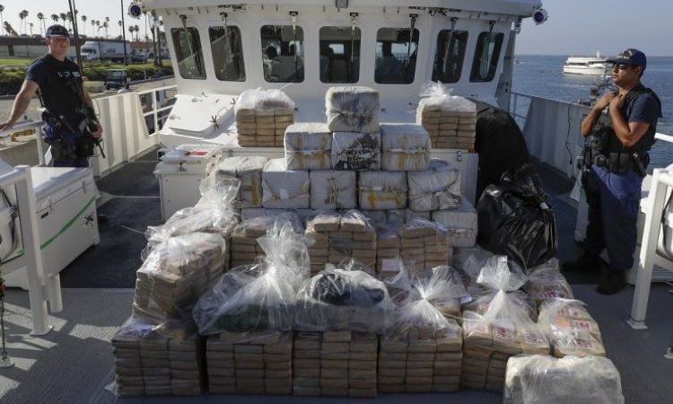 EE.UU. incauta más de 12.000 libras de cocaína en el Pacífico