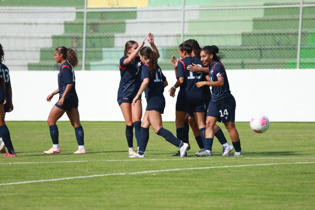 RD se posiciona entre las primeras 100 del fútbol femenino mundial - Noticias de hoy en República Dominicana | De Último Minuto