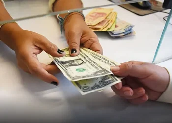 Estos son los precios de compra y venta del dólar para este viernes 15 de agosto