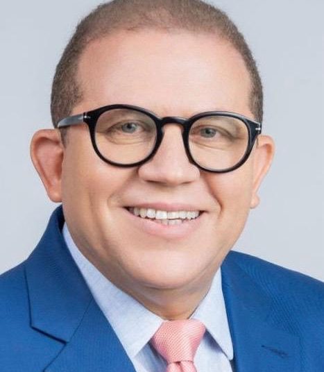 Rafael Castillo anuncia aspiración a la Dirección Política de la Fuerza del Pueblo