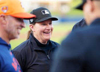 Jen Pawol hará historia como la primera mujer umpire en temporada regular de MLB