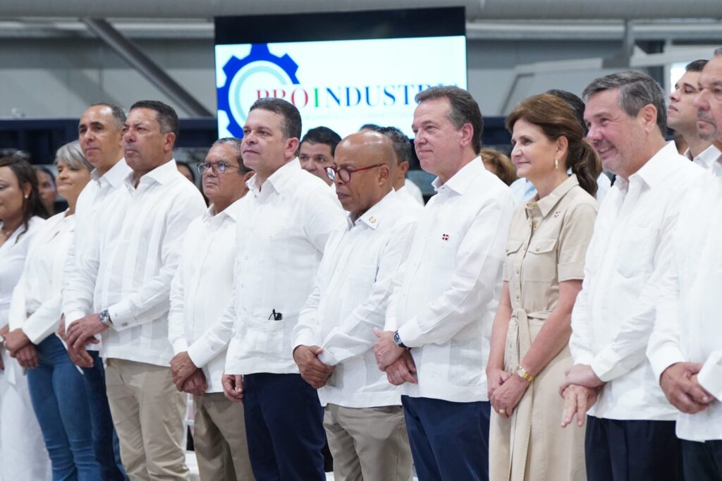 Vicepresidenta encabeza inauguración de dos nuevas naves en Zona Franca de San Pedro de Macorís administrada por Proindustria - Noticias de hoy en República Dominicana | De Último Minuto