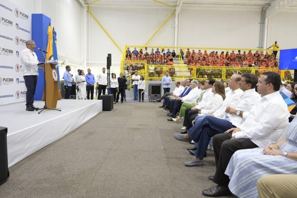 Vicepresidenta inaugura polideportivo en PUCMM de Santiago auspiciado por Banreservas | 2 | Vicepresidenta inaugura polideportivo en PUCMM de Santiago auspiciado por Banreservas - Noticias de hoy en República Dominicana | De Último Minuto