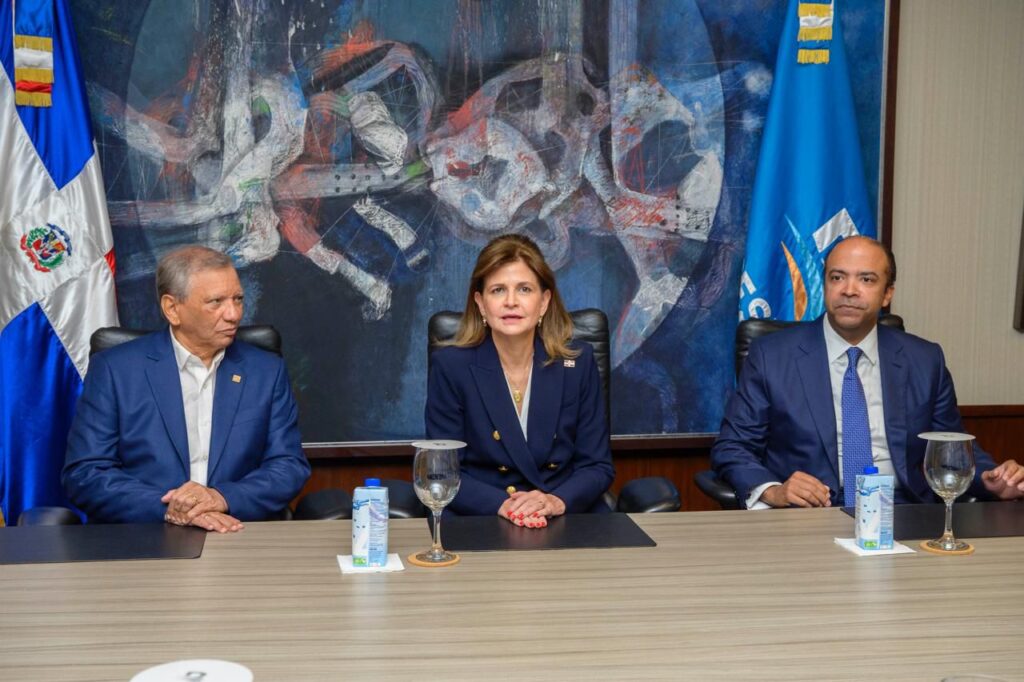 Vicepresidenta juramenta a Leonardo Aguilera como presidente ejecutivo de Banreservas - Noticias de hoy en República Dominicana | De Último Minuto