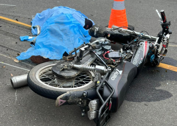 Motociclista muere al chocar con camión de basura en Cotuí