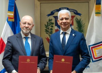 Senado firma convenio de colaboración interinstitucional con UNICARIBE