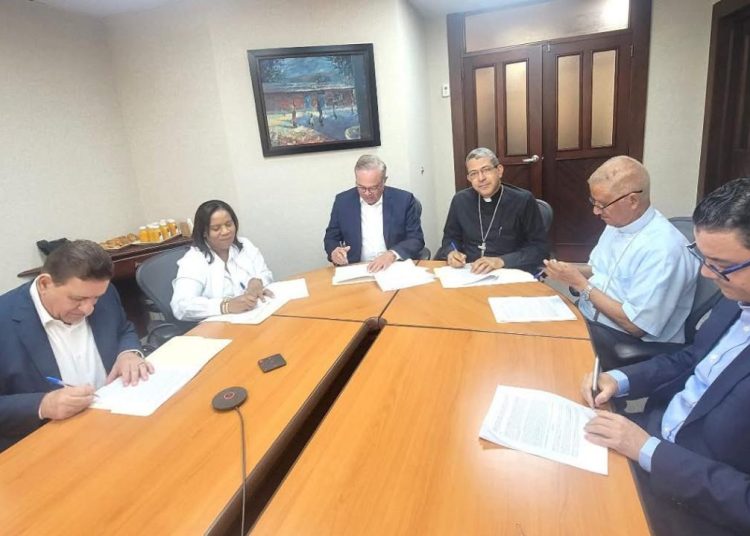 FONPER y Ucateci acuerdan gestión del CEB y proyectan extensión universitaria en Bonao