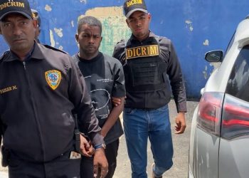 Tres meses de prisión preventiva a acusado de feminicidio en Monte Plata