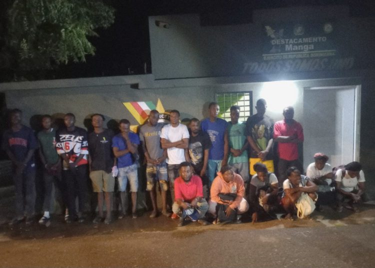 Ejército detiene a 21 haitianos en situación migratoria irregular en Guayubín