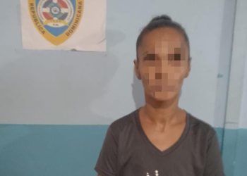 Arrestan a “Juanita” por incendiar establecimiento comercial en Santiago