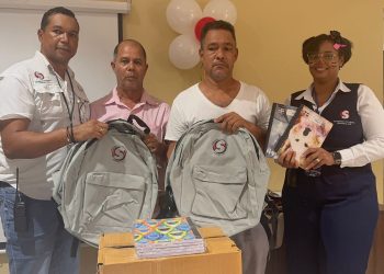 Agregados y Hormigones Sánchez impulsa la educación con jornada de entrega de útiles escolares