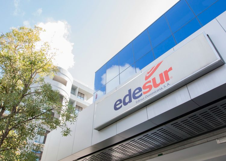 Edesur busca diálogo con residentes de Villa Jaragua para regularizar servicio eléctrico