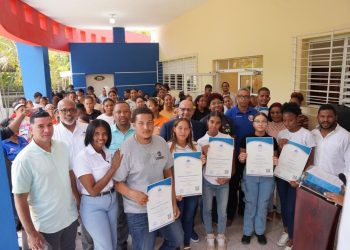 Centros Tecnológicos Comunitarios impulsan la transformación digital en Duvergé con jornada “Frontera Digital”