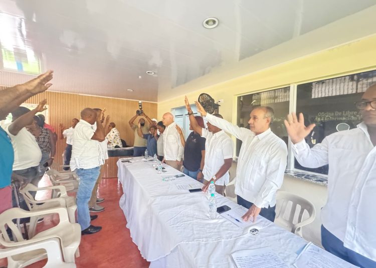 Juramentan Consejo de Desarrollo Municipal en Arroyo Barril con respaldo multisectorial