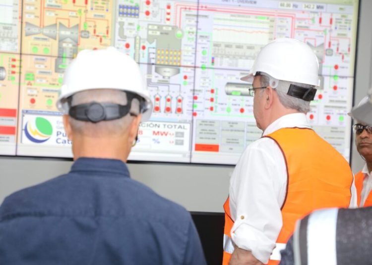 “Mi preocupación por la gente me trajo a Punta Catalina”, dice Abinader