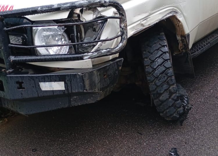 Patana impacta ambulancia del 9-1-1 en Samaná; conductor huyó y fue detenido horas después