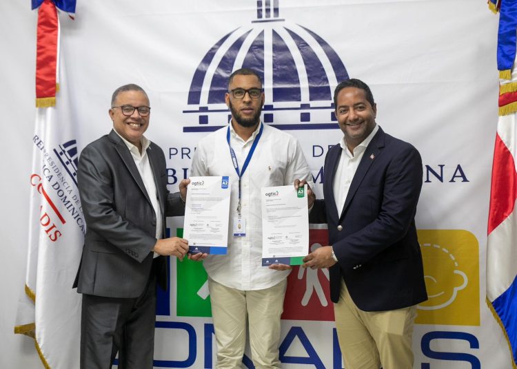 CONADIS alcanza 99.34 puntos en Portal de Transparencia y recibe certificaciones NORTIC A2 y A3