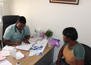 Fundación La Merced y Nutrihealth realizan operativo médico gratuito en el batey Bienvenido