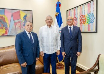 Ministro Andrés Bautista juramenta a Félix Reyna como director de la DIECOM