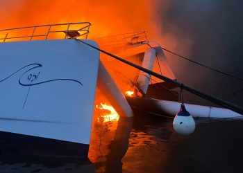 Rayo destruye embarcación de lujo del empresario Fernando Capellán en Puerto Plata