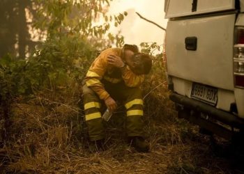 Un bombero muerto en León eleva a cuatro las víctimas mortales en España