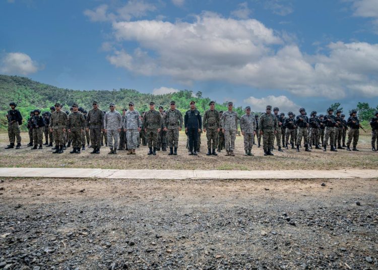 MIDE capacita y gradúa cadetes en operaciones tácticas urbanas y tiro de alta precisión