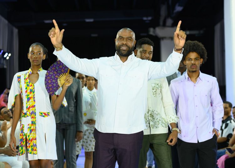 Venier Atelier deslumbra en Santo Domingo Moda con su colección “Lumina & Sol”