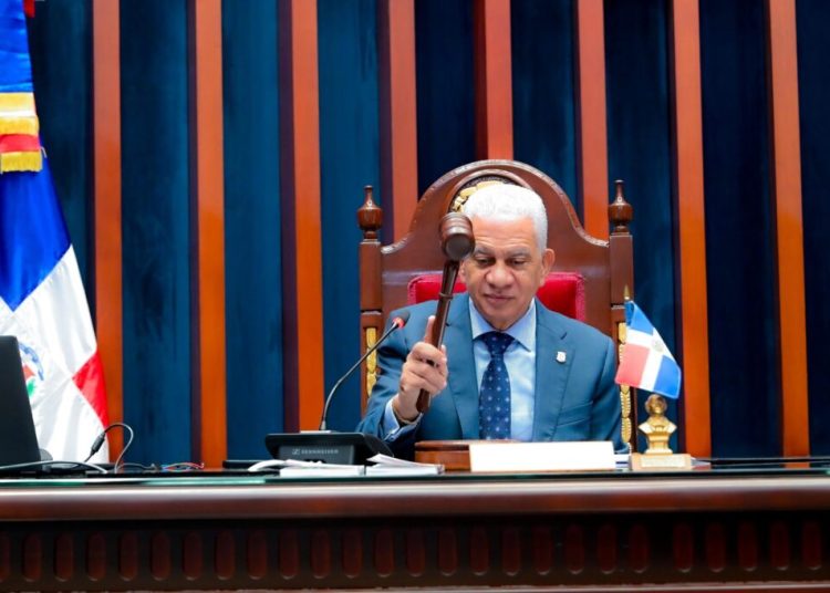 Senado reintroduce proyecto de ley orgánica que modifica Código de Trabajo para su estudio