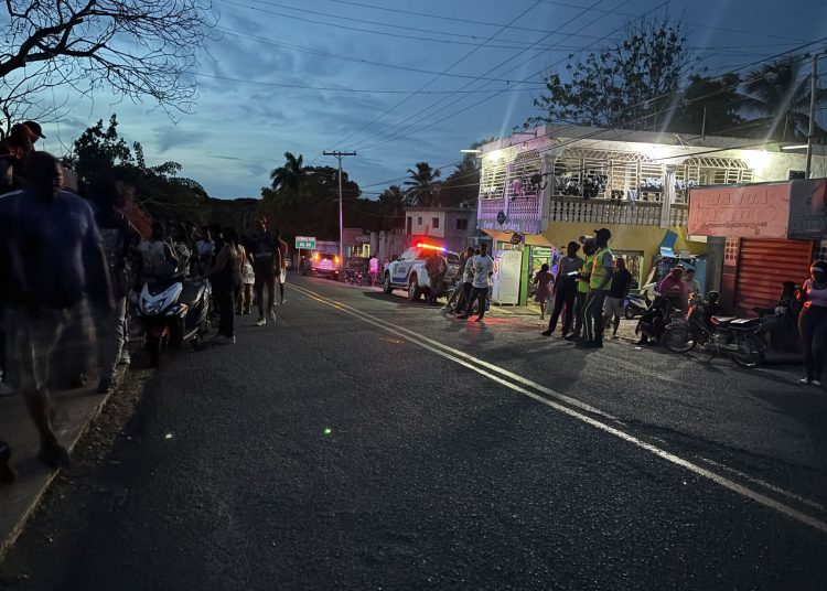 Dos personas mueren en accidente de tránsito en Los Botados, Yamasá