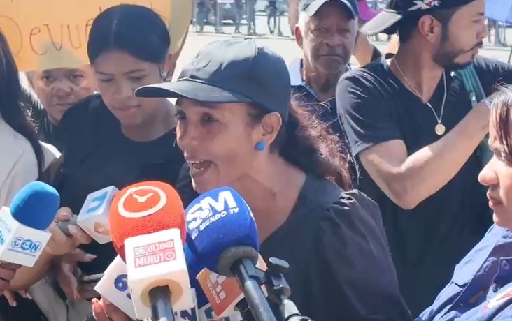 Afectados por desfalco en Coop-Herrera protestan frente al Palacio Nacional