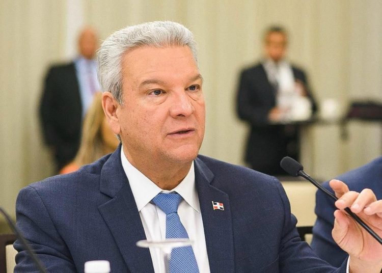 Auditoría certifica transparencia en gestión de Lisandro Macarrulla en el Ministerio de la Presidencia