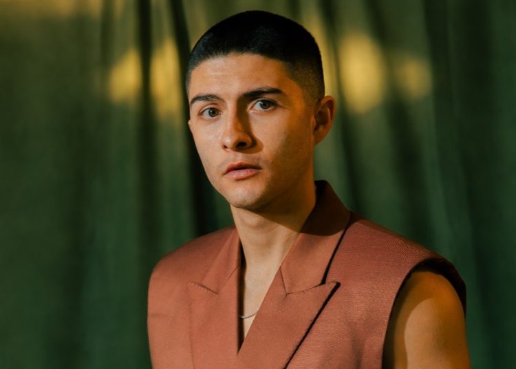 La estrella ecuatoriana Alex Ponce, nominado a Premios Juventud 2025