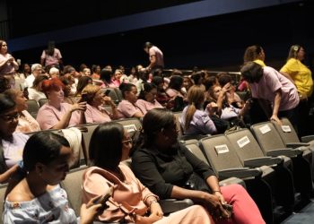Conferencia “Una Nueva Actitud” reúne a decenas de mujeres en Santo Domingo
