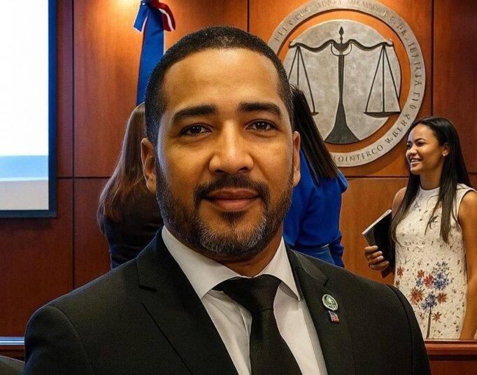 Suprema Corte anula destitución del juez Consoro