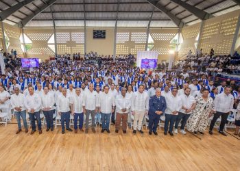 Oportunidad 14-24 celebra su décima graduación ordinaria con más de mil jóvenes egresados