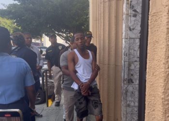 Hombre que asfixió a su hijo en Los Guandules dice actuó por “voluntad de Dios”