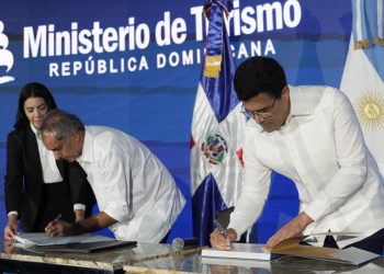 RD y Argentina firman acuerdo para fortalecer el turismo entre ambos países