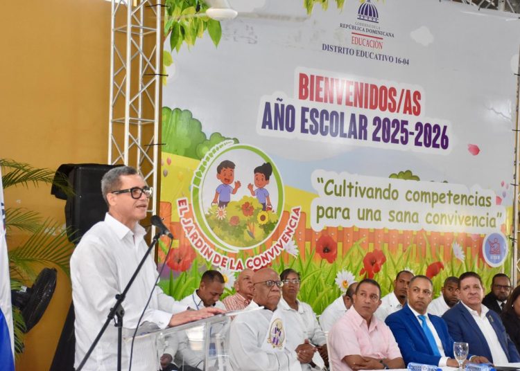 Eddy Olivares encabeza inicio del año escolar 2025-2026 en Monseñor Nouel